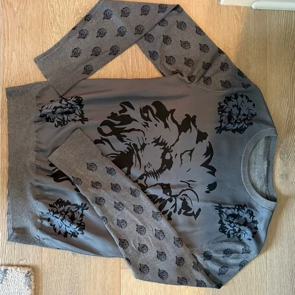 Dolce & Gabbana Black and Gray Crewneck Sweater with Bold Lion Design